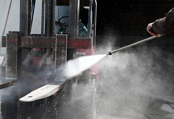 Best Roof Power Washing Services  in Walnut, IL